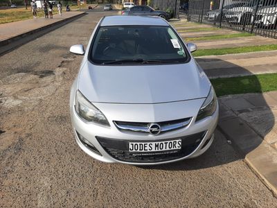 2013 Opel Astra 1.4T Essentia 5-dr
