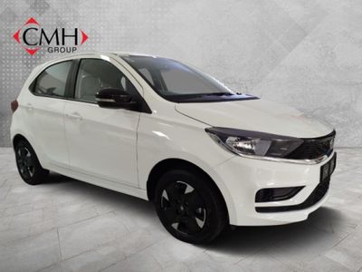 2025 TATA Tiago 1.2 XT Auto