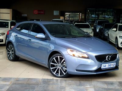 2019 Volvo V40 T3 Momentum Auto