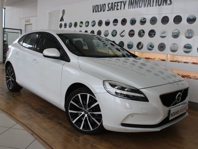 2018 Volvo V40 T3 Momentum Auto