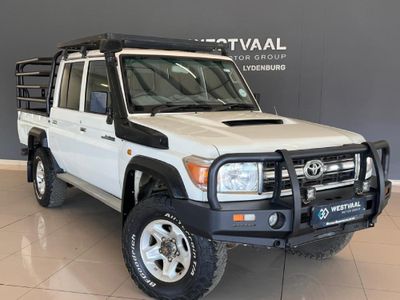 2015 Toyota Land Cruiser 79 4.5 D Double-Cab
