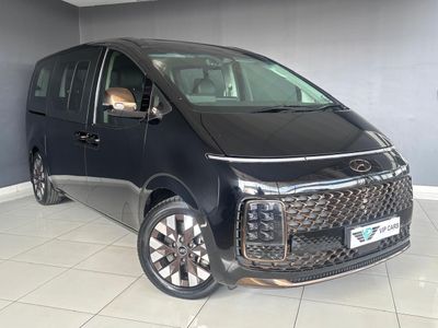 2023 Hyundai Staria 2.2d Luxury Auto