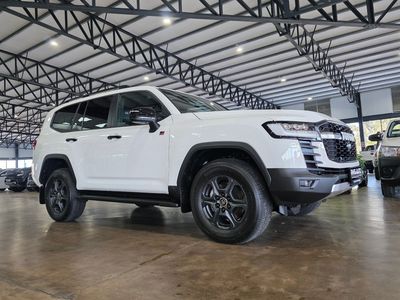 2026 Toyota Land Cruiser 300 V6 3.3 D GR-S