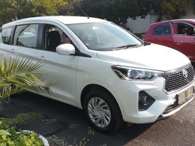 2025 Toyota Rumion 1.5 SX
