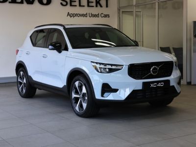 2026 Volvo XC40 B4 Plus Dark Geartronic Mild-Hybrid