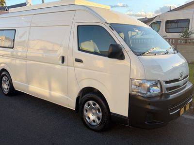 2014 Toyota Quantum 2.7 lwb Extended camper roof. Mobile clinic