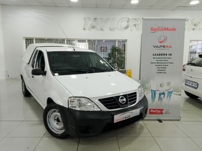 2022 Nissan NP200 1.6 A/C Safety Pack