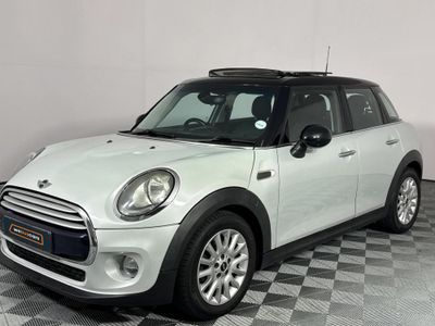2015 MINI Hatch Cooper Auto