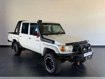 2017 Toyota Land Cruiser 79 4.0 Double-Cab