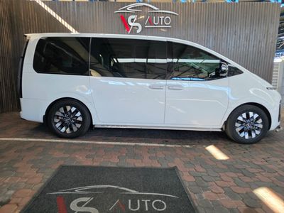 2022 Hyundai Staria 2.2d Luxury Auto