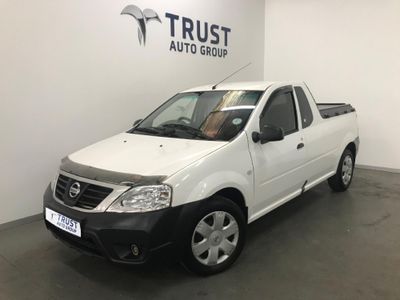 2023 Nissan NP200 1.6 A/C Safety Pack