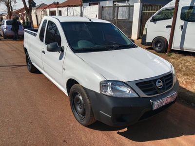 2021 Nissan NP200 1.6 A/C Safety Pack