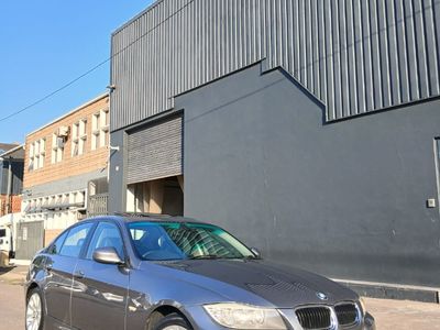 2011 BMW 3 Series 320i Exclusive