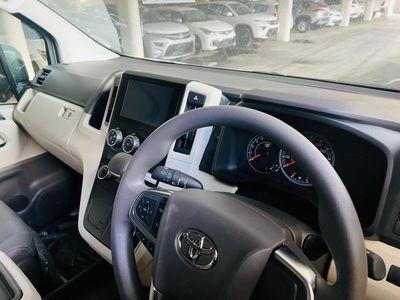 2026 Toyota Quantum 2.8 GL AT 14S BUS