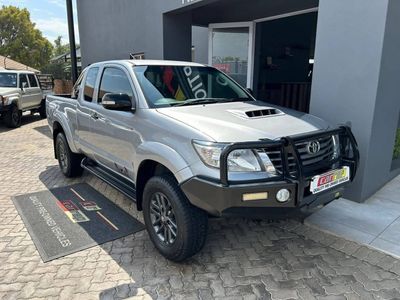 2015 Toyota Hilux 30 D-4D Dakar 4X4 Xtra-Cab Manual Diesel