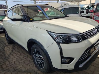 2022 Mahindra XUV 300 1.2T | W8