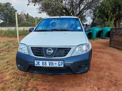 2020 Nissan NP200 1.6 A/C Safety Pack