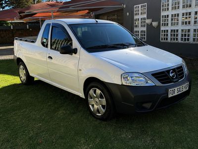 2023 Nissan NP200 1.6 A/C Safety Pack