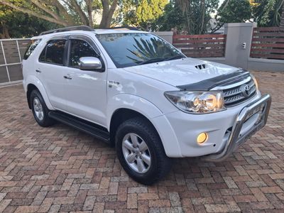 2011 Toyota Fortuner 3.0 D-4D Raised Body