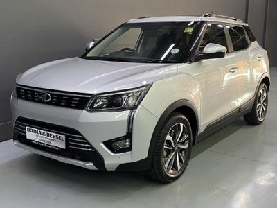 2022 Mahindra XUV 300 1.2T | W8