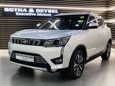 2022 Mahindra XUV 300 1.2T | W8