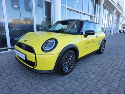 2025 MINI Hatch Cooper Auto