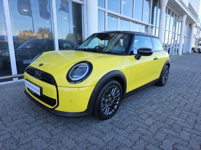 2025 MINI Hatch Cooper Auto