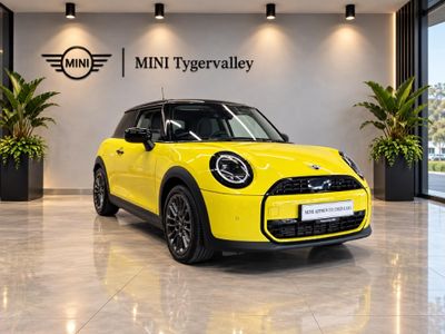 2025 MINI Hatch Cooper Auto