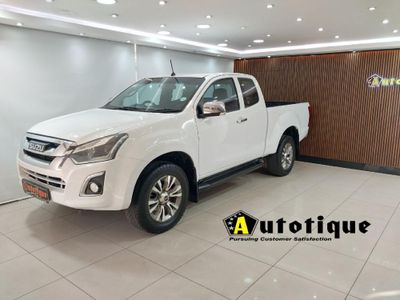 2017 Isuzu KB 300 D-Teq LX Auto Extended Cab