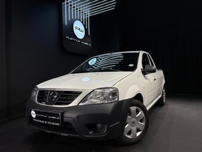 2022 Nissan NP200 1.6 A/C Safety Pack