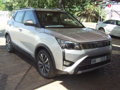 2020 Mahindra XUV 300 1.2T | W8