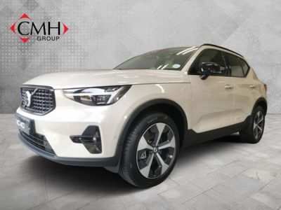 2025 Volvo XC40 B4 Plus Dark Geartronic Mild-Hybrid