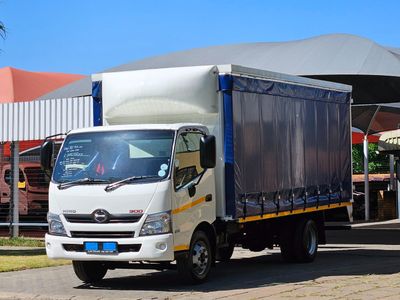 2013 Hino 300 915 Lwb curtain side