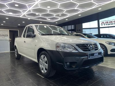 2023 Nissan NP200 1.6 A/C Safety Pack