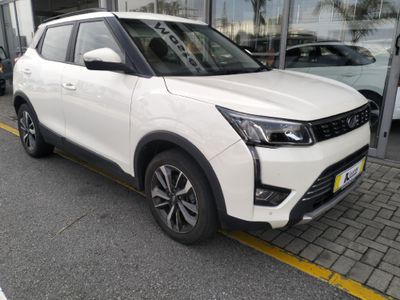 2022 Mahindra XUV 300 1.5D | W8