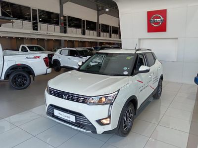 2025 Mahindra XUV 300 1.2T | W8
