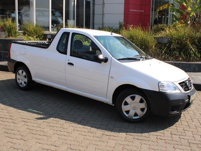 2022 Nissan NP200 1.6 A/C Safety Pack