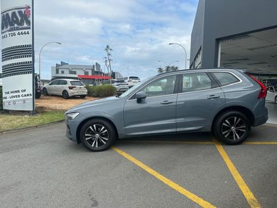 2022 Volvo XC60 B5 Momentum Geartronic