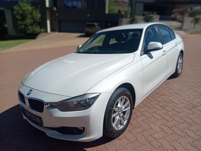 2013 BMW 3 Series 2013 BMW 320i Luxury auto
