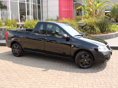 2023 Nissan NP200 1.6 A/C Safety Pack