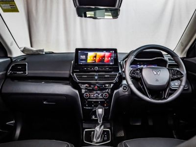 2025 Mahindra XUV 3XO 1.2T AX7L