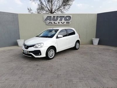 2017 Toyota Etios Cross 1.5 XS 5-dr