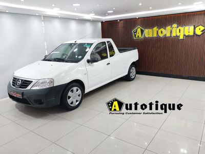 2022 Nissan NP200 1.6 A/C Safety Pack