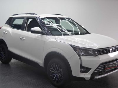 2025 Mahindra XUV 300 1.2T | W8
