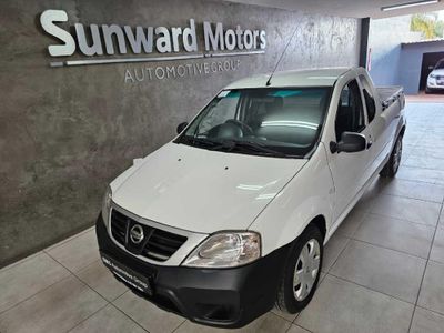 2022 Nissan NP200 1.6 A/C Safety Pack