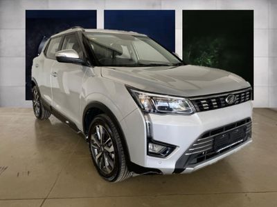 2022 Mahindra XUV 300 1.5D | W8