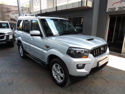 2018 Mahindra Scorpio 2.2 mHawk 8-seat | S10