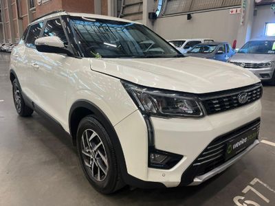 2022 Mahindra XUV 300 1.2T | W8