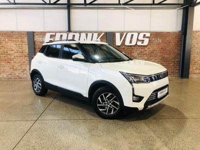 2022 Mahindra XUV 300 1.2T | W8