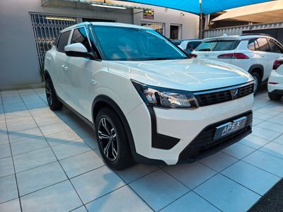 2022 Mahindra XUV 300 1.2T SE | W4